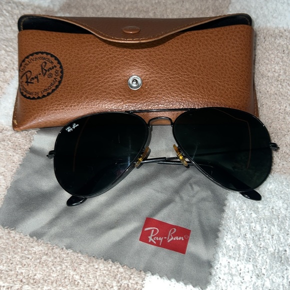 Ray-Ban Aviator Sunglasses - Picture 1 of 9